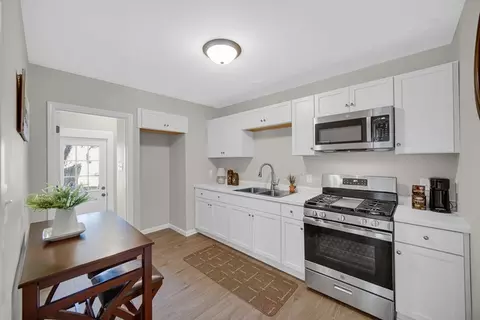 Kitchen - 1376 Lennington Cir, Kankakee, IL 60901 photo 1 of 4