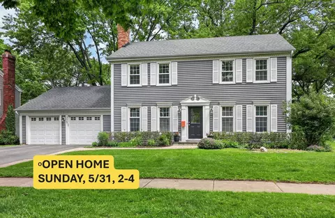 305 Tanglewood Ln, Naperville, IL 60563