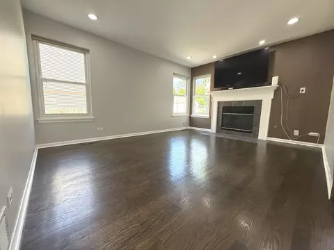 Living - 432 Harvard Ln, Bartlett, IL 60103 photo 1 of 1