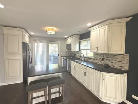 Kitchen - 432 Harvard Ln, Bartlett, IL 60103 photo 1 of 2