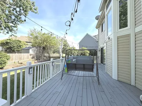 Exterior - 432 Harvard Ln, Bartlett, IL 60103 photo 2 of 6