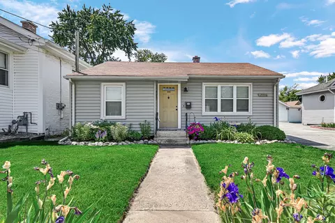 17936 Hickory St, Lansing, IL 60438