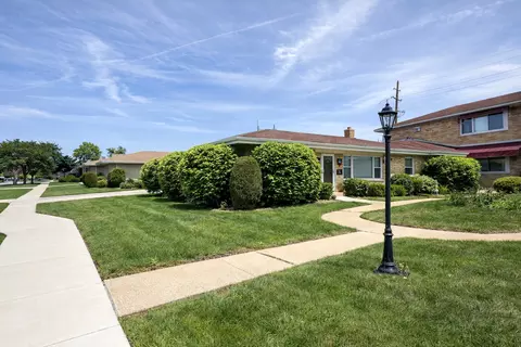 1547 Balmoral Ave, Westchester, IL 60154