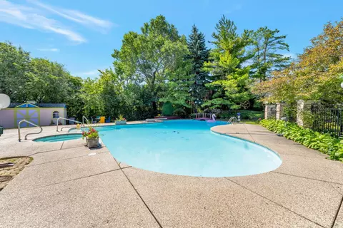Exterior - 2135 Phillips Dr, Glenview, IL 60026 photo 4 of 8