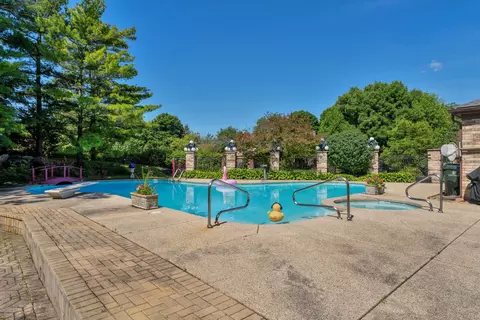 Exterior - 2135 Phillips Dr, Glenview, IL 60026 photo 5 of 8