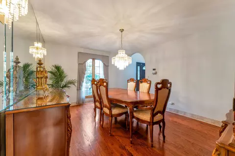 Dining - 2135 Phillips Dr, Glenview, IL 60026 photo 1 of 2