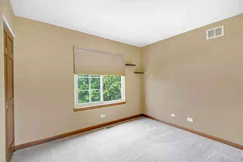 Bedroom - 532 Rose Ln, Bartlett, IL 60103 photo 1 of 6