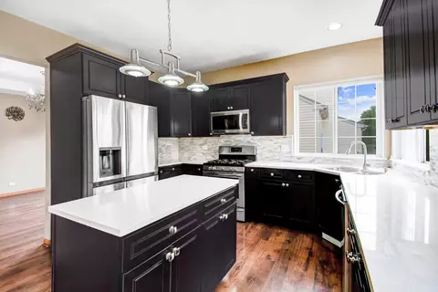 Kitchen - 532 Rose Ln, Bartlett, IL 60103 photo 3 of 3