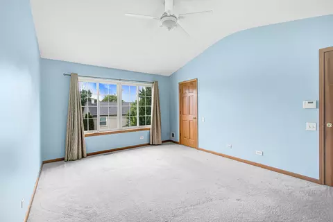 Bedroom - 532 Rose Ln, Bartlett, IL 60103 photo 5 of 6