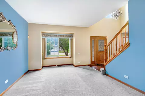 Living - 532 Rose Ln, Bartlett, IL 60103 photo 1 of 5
