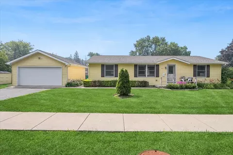 411 Highland Rd, Grayslake, IL 60030