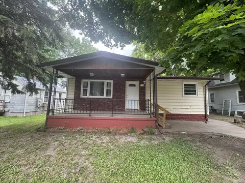 513 Griswold Ave, Sterling, IL 61081