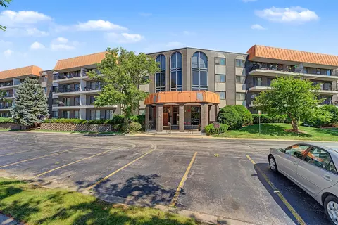 4900 Foster St #407, Skokie, IL 60077