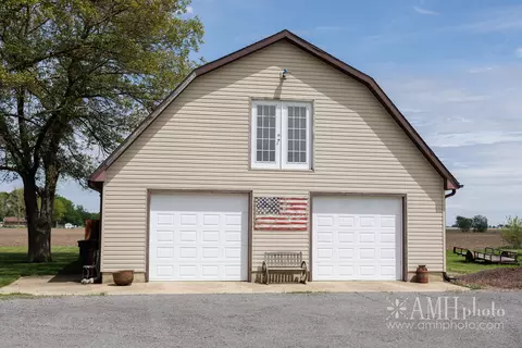 Exterior - 4468 E 5000n Rd, Bourbonnais, IL 60914 photo 6 of 9
