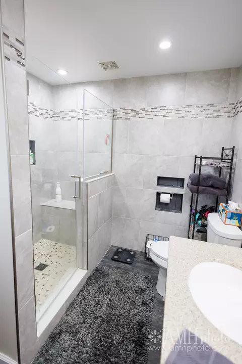 Bath - 4468 E 5000n Rd, Bourbonnais, IL 60914 photo 6 of 6