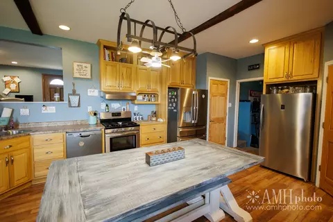 Kitchen - 4468 E 5000n Rd, Bourbonnais, IL 60914 photo 2 of 6