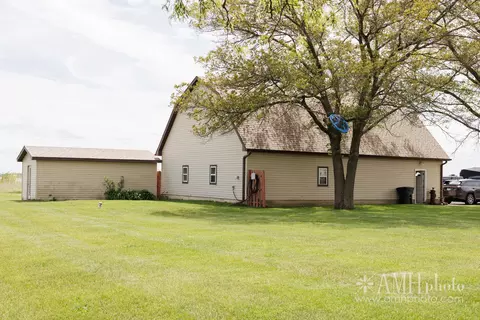 Exterior - 4468 E 5000n Rd, Bourbonnais, IL 60914 photo 8 of 9