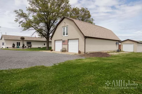 Exterior - 4468 E 5000n Rd, Bourbonnais, IL 60914 photo 7 of 9