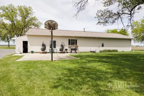 Exterior - 4468 E 5000n Rd, Bourbonnais, IL 60914 photo 5 of 9