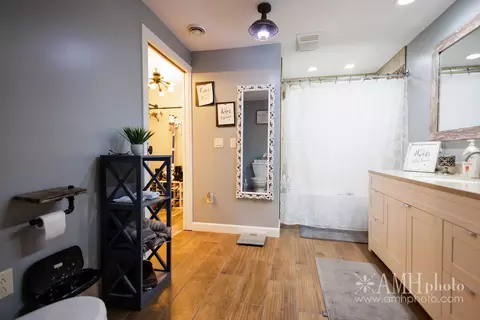 Bath - 4468 E 5000n Rd, Bourbonnais, IL 60914 photo 1 of 6