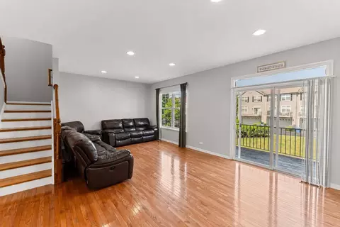Living - 758 Lambert Ln #97-6, Bartlett, IL 60103 photo 2 of 3