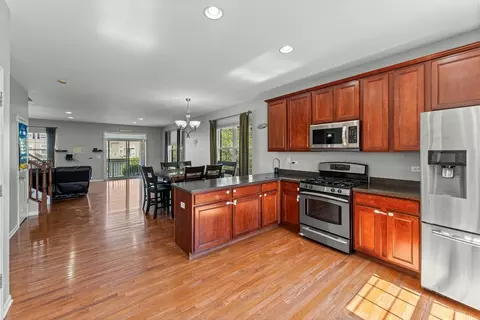Kitchen - 758 Lambert Ln #97-6, Bartlett, IL 60103 photo 2 of 2