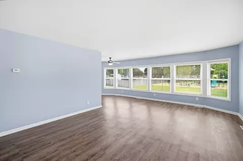 165 Hansom Dr, Wheeling, IL 60090 photo 4
