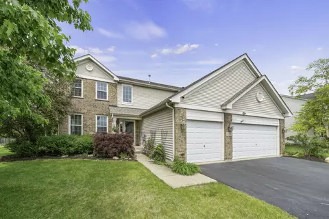853 Prairie Crossing Dr, Yorkville, IL 60560