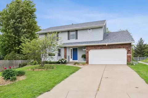 4403 W High Ct, Davenport, IA 52804