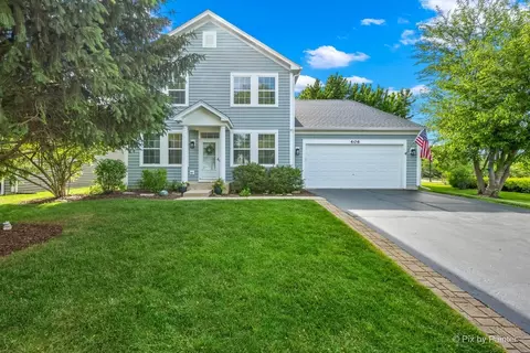 406 Mooresfield St, Elgin, IL 60124