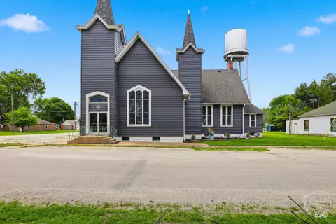 185 S Ames St, Cabery, IL 60919
