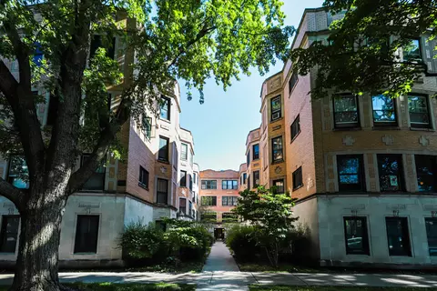 1217 W Granville Ave #2A, Chicago, IL 60660