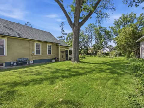 Exterior - 570 Addison St, Elgin, IL 60120 photo 8 of 12