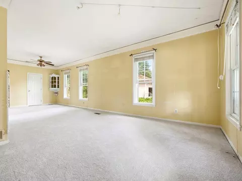Living - 570 Addison St, Elgin, IL 60120 photo 1 of 3
