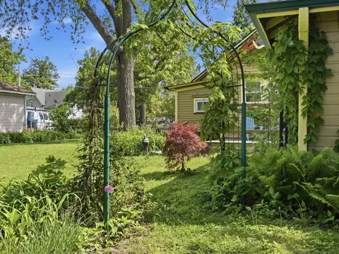 Exterior - 570 Addison St, Elgin, IL 60120 photo 6 of 12