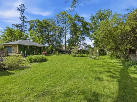 Exterior - 570 Addison St, Elgin, IL 60120 photo 9 of 12