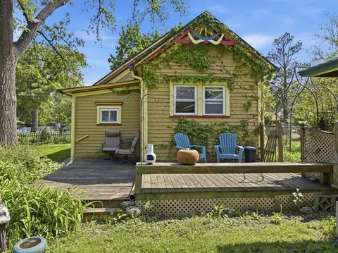 Exterior - 570 Addison St, Elgin, IL 60120 photo 5 of 12