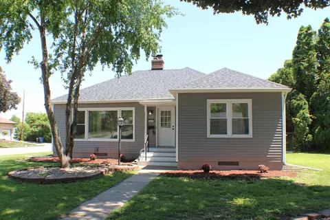1611 Coffelt Ave, Davenport, IA 52803
