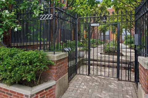 2222 N Racine Ave #16, Chicago, IL 60614