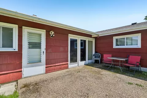 Exterior - 1450 Jefferson Rd, Hoffman Estates, IL 60169 photo 4 of 8