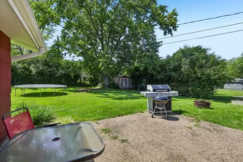 Exterior - 1450 Jefferson Rd, Hoffman Estates, IL 60169 photo 3 of 8