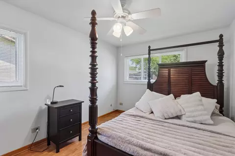 Bedroom - 1450 Jefferson Rd, Hoffman Estates, IL 60169 photo 4 of 5