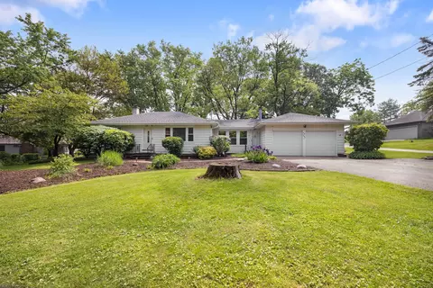 4 N285 Lafox Rd, Saint Charles, IL 60175