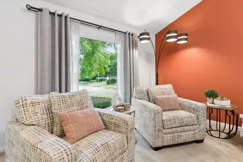 Living - 303 Balmoral Dr, Bartlett, IL 60103 photo 4 of 5