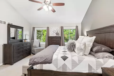 Bedroom - 303 Balmoral Dr, Bartlett, IL 60103 photo 2 of 6