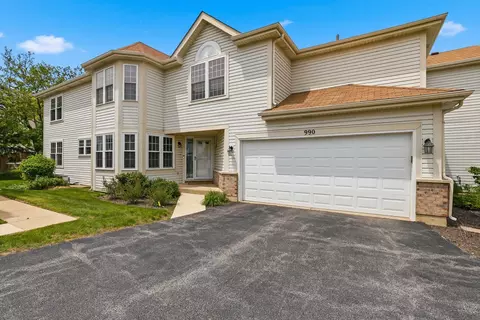 990 Sweetflower Dr, Hoffman Estates, IL 60169