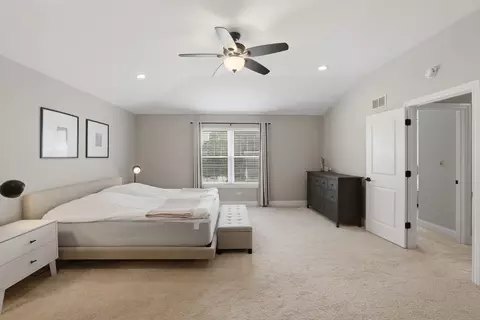Other - 990 Sweetflower Dr, Hoffman Estates, IL 60169 photo 4 of 7