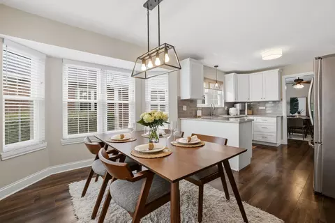 Dining - 990 Sweetflower Dr, Hoffman Estates, IL 60169 photo 2 of 5