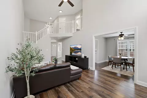 Other - 990 Sweetflower Dr, Hoffman Estates, IL 60169 photo 2 of 7