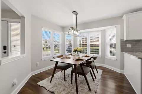 Dining - 990 Sweetflower Dr, Hoffman Estates, IL 60169 photo 1 of 5